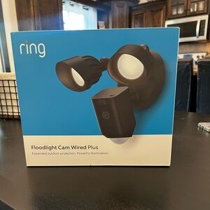 Ring Floodlight Cam Wired Plus - Black